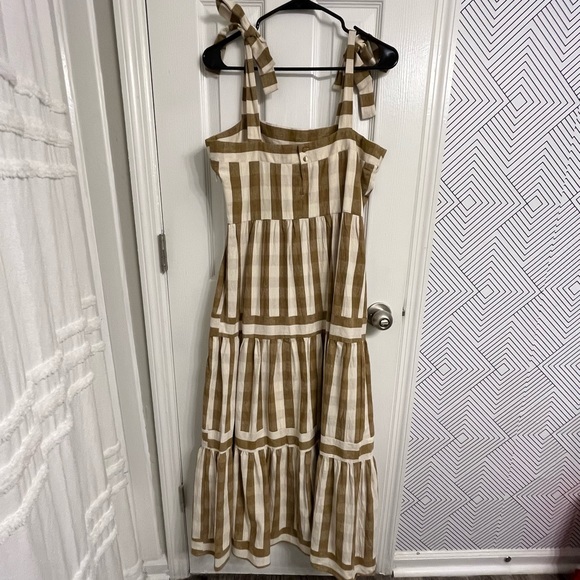 White and Brown Stripped Linen Maxi Dress. M. Never Worn. - Picture 2 of 2